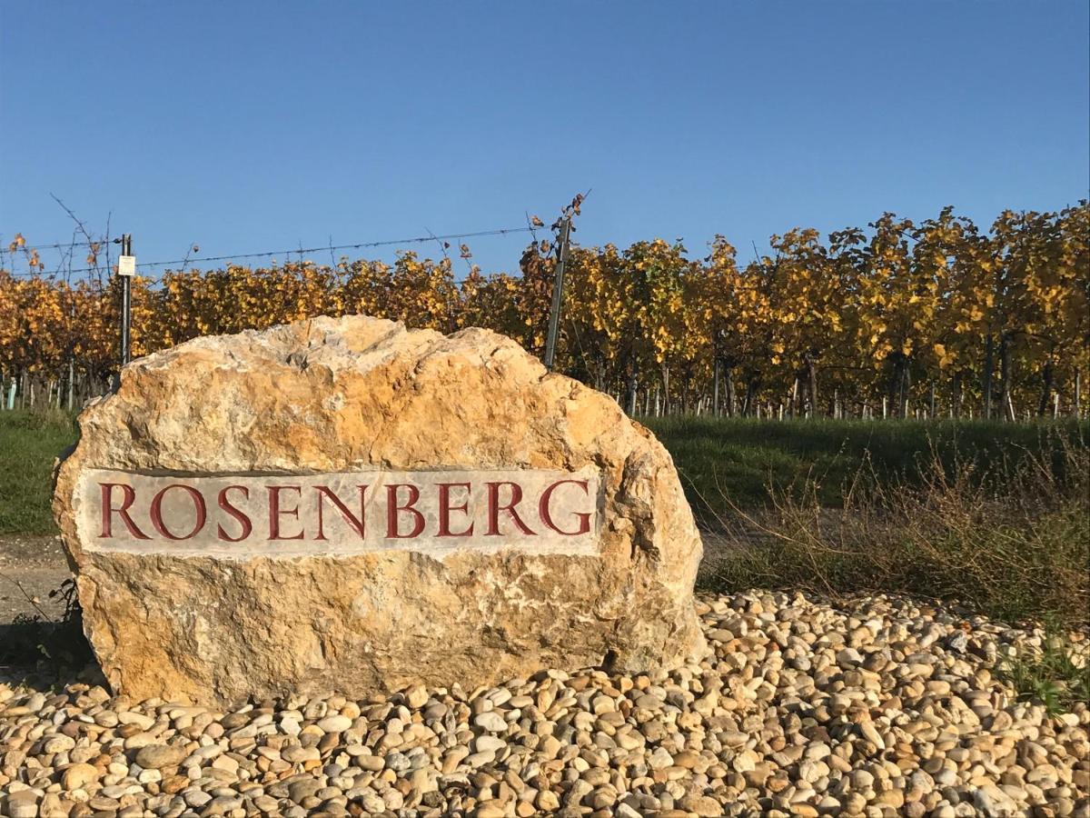 Weingut & Gaestezimmer Edelmann Goettlesbrunn Exterior photo